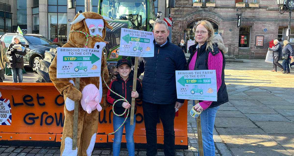 Members Richard Blackburn and Jo-Anne Prince proudly representing the NFU in Chester