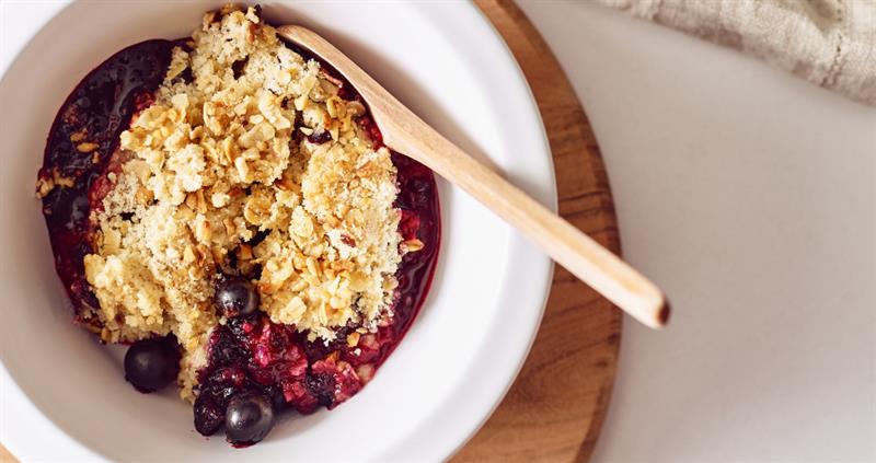 Apple And Blackcurrant Crumble | Countryside Online